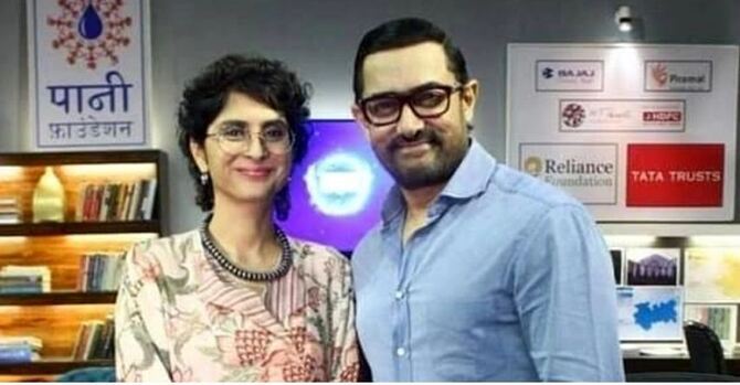 এবার স্ত্রীকে নিয়ে সুখে থাকার দোয়া চাইলেন আমির খান