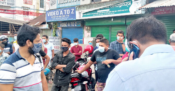 ‘লকডাউন যা মানছে মামলা-জরিমানার ভয়ে!’