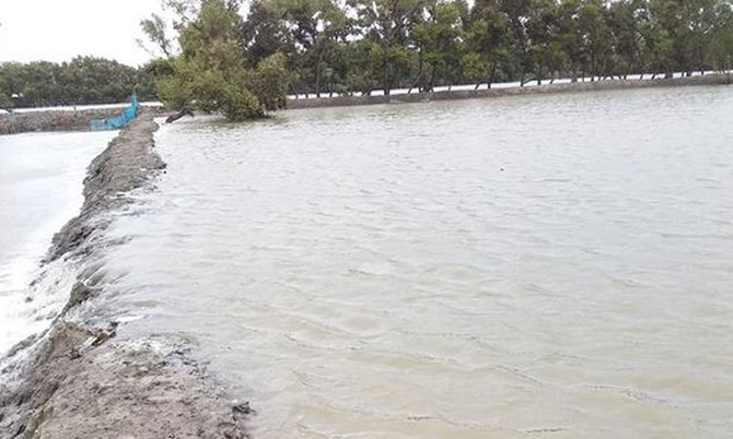 বন্যার পানি কোথাও বাড়ছে কোথাও কমছে