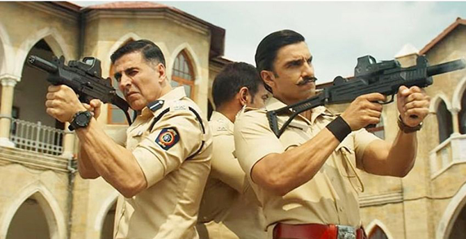 বলিউডে চার তারকার ‘সূর্যবংশী’ মুক্তি পাচ্ছে দিওয়ালিতে