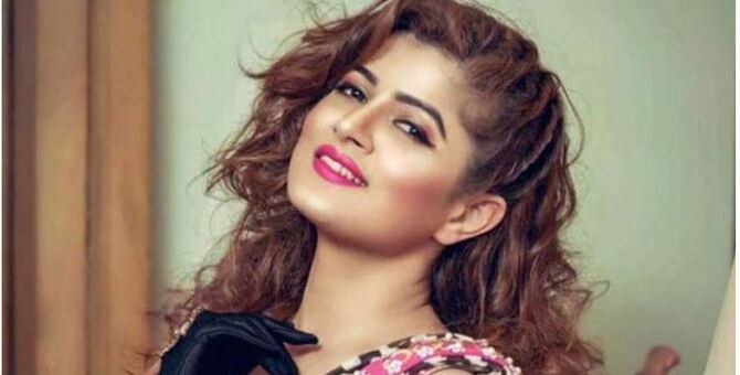 তৃতীয় বিয়ে থেকে মুক্তি পেতে মামলা করলেন শ্রাবন্তী