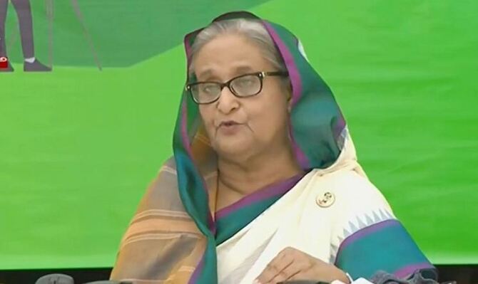 ভবনসহ ভূমির বিভিন্ন সেবা উদ্বোধন করলেন প্রধানমন্ত্রী