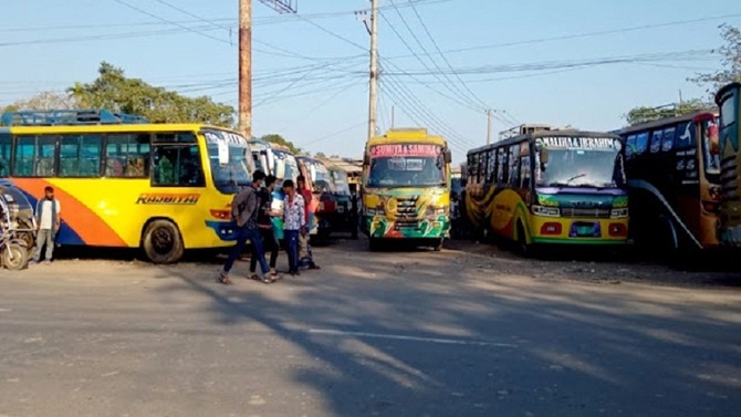 সুনামগঞ্জে হঠাৎ বাস ধর্মঘটে ভোগান্তিতে মানুষ