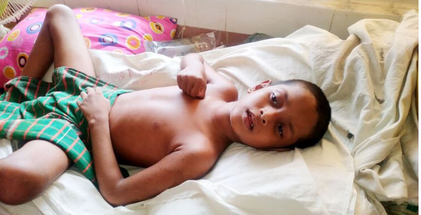 ট্রেন থেকে পড়ে ৯ মাস হাসপাতালে এক শিশু, খোঁজ মেলেনি পরিবারের