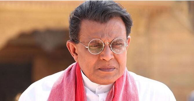 পারিশ্রমিক কমিয়ে এবার সিরিয়ালে মিঠুন চক্রবর্তী