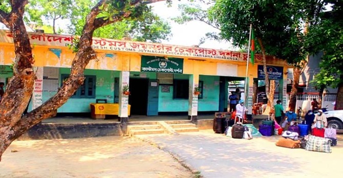 দেড় বছর পর দর্শনা দিয়ে যাত্রী পারাপার শুরু