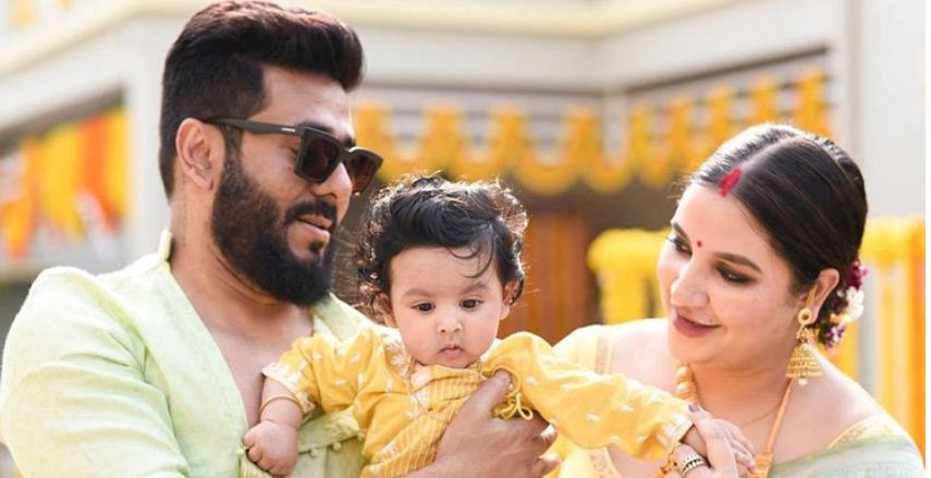 ছেলেকে নিয়ে রাজ-শুভশ্রীর মালদ্বীপ যাত্রা