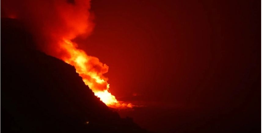 ক্যানেরি দ্বীপের উত্তপ্ত লাভা আটলান্টিকে পৌঁছে গেছে