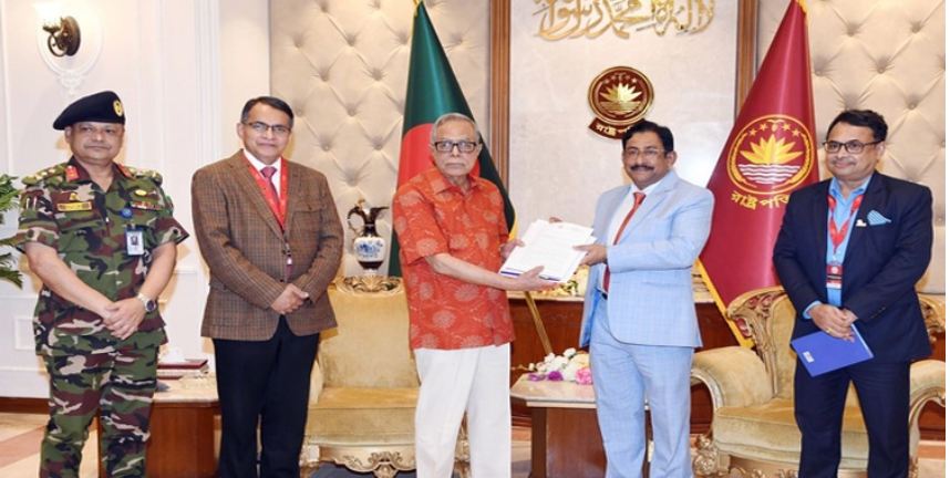 করোনার জন্য অন্য চিকিৎসা যেন ব্যাহত না হয়: রাষ্ট্রপতি