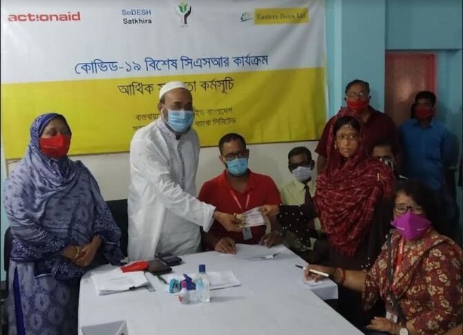 সাতক্ষীরায় ৭১ জন এসিড সারভাইভরদের মাঝে কোভিড-১৯ এ বিশেষ অর্থ সহায়তা প্রদান