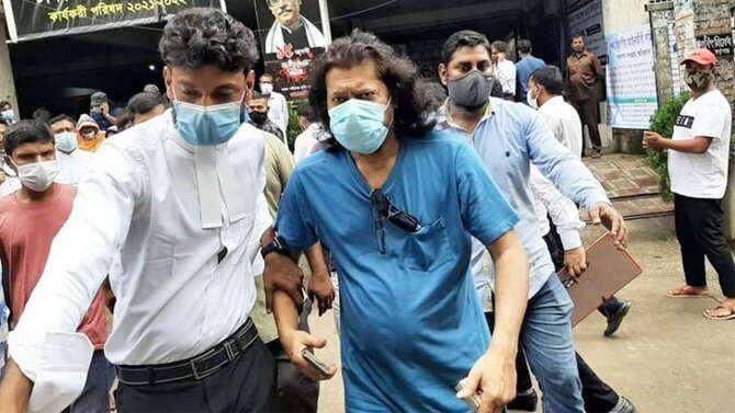 ঢাকার আদালতে নগর বাউল জেমস