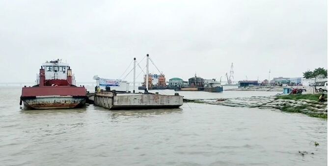 নাব্য সংকটে চালু হচ্ছে না শিমুলিয়া-মাঝিরকান্দি ফেরি চলাচল