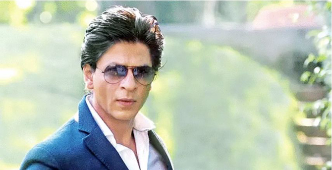 সাংবাদিককে মারতে গিয়ে জেল খাটেন শাহরুখ খান