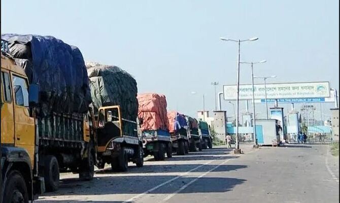 বেনাপোল বন্দর দিয়ে বাংলাদেশী পন্য ভারতে রফতানিতে ভয়াবহ সংকট সৃস্টি