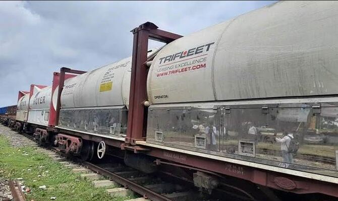 বেনাপোল বন্দর দিয়ে ভারত থেকে ট্রেনে করে এলো আরও ২০০ মেট্রিক টন তরল অক্সিজেন