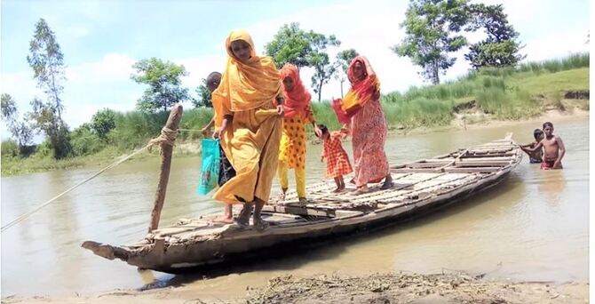 একটি সেতুর অপেক্ষায় দিনাজপুরের ১০ গ্রামের মানুষ