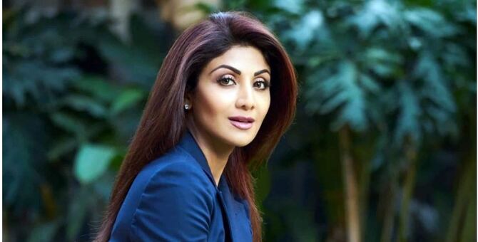 দীর্ঘদিন পর প্রিয় মানুষকে কাছে পেয়ে আপ্লুত শিল্পা