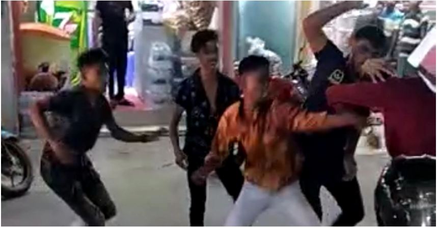 লক্ষ্মীপুরে রাতে কিশোর গ্যাংয়ের মারামারি