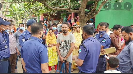 মেম্বারের বাড়িতে হাতবোমা বানানোর সময় বিস্ফোরণ, আহত ৫