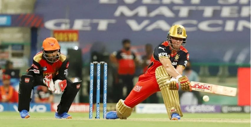 কোহলিদের ‘বড় ক্ষতি’ করে দিলো বাদ পড়া হায়দরাবাদ