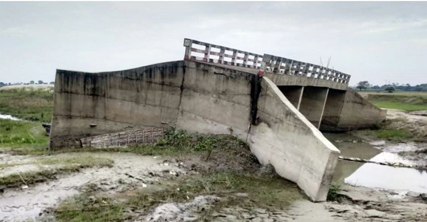 ৫৪ লাখ টাকার সেতু এখন গলার কাঁটা