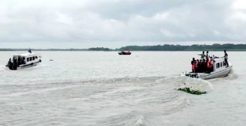 মুন্সিগঞ্জে ইলিশ রক্ষা অভিযানে হামলা, ৪ পুলিশ আহত