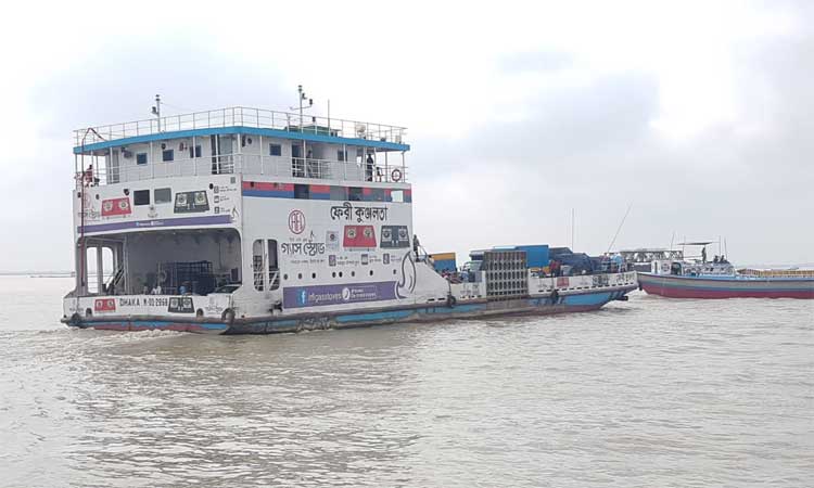 ৪৭ দিন পর শিমুলিয়া-বাংলাবাজার রুটে ফেরি চলাচল শুরু