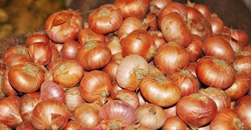ফরিদপুরে অস্বাভাবিকভাবে বেড়েছে পেঁয়াজের দাম