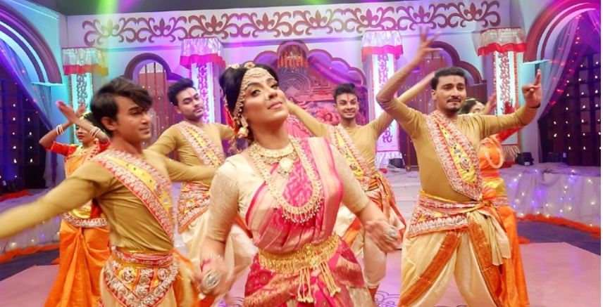 বিজয়া দশমীতে নাচবেন মৌ