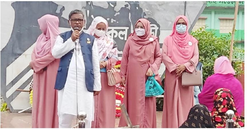 পুলিশ বাড়াবাড়ি করলে শাড়ির আঁচলে পেঁচিয়ে রাখবেন: কাদের মির্জা