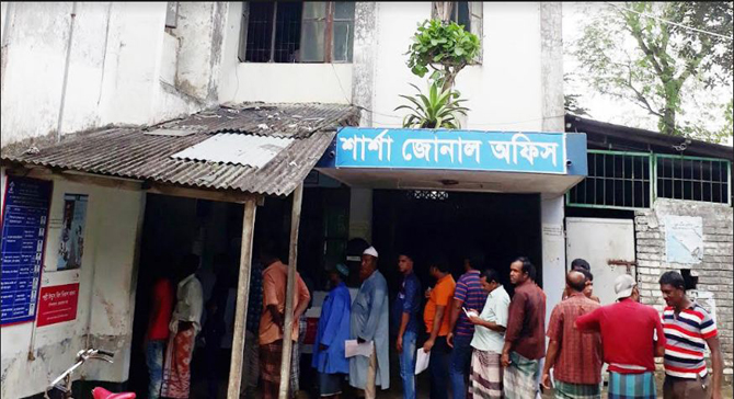 দীর্ঘ একযুগ পর দালাল মুক্ত হলো শার্শা পল্লী বিদ্যুত অফিস