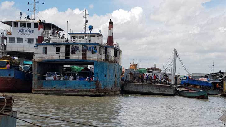 শিমুলিয়া-বাংলাবাজার রুটে ফেরি চলাচল বন্ধ ঘোষণা