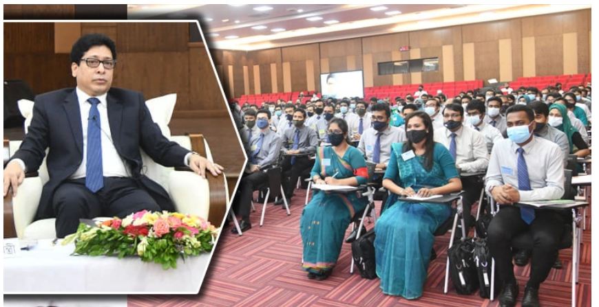 জনগণকে হাসিমুখে সেবা দিতে হবে: জনপ্রশাসন প্রতিমন্ত্রী