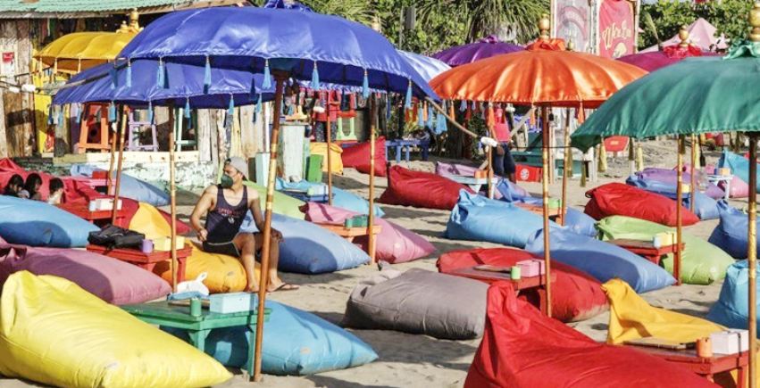 পর্যটকদের জন্য আবারও দুয়ার খুললো বালি