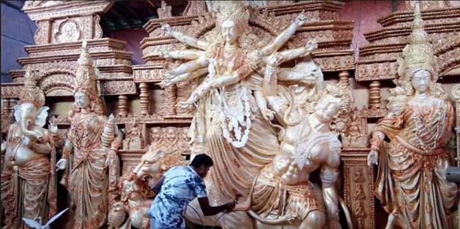 সাতক্ষীরায় ৫৮১টি পূজা মন্ডপে শারদীয় দুর্গাপূজার প্রস্তুতি চলছে