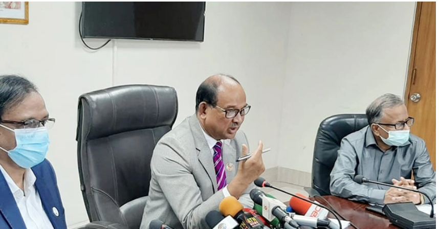৯ মাসে ট্রেনে ছোড়া হয়েছে ১১০ পাথর: রেলমন্ত্রী
