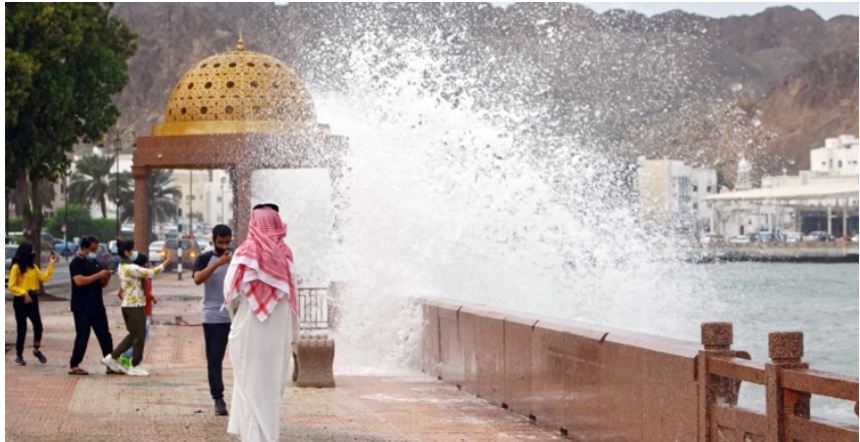 ওমানে আঘাত হানছে ঘূর্ণিঝড় শাহীন, একজনের মৃত্যু