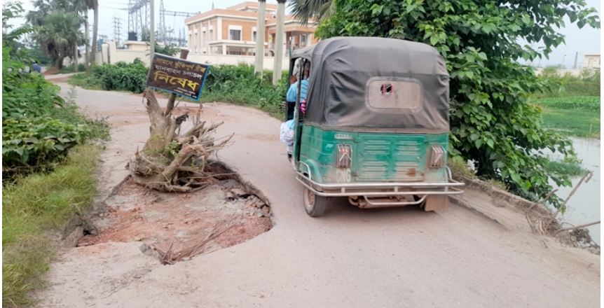 বছর ধরে ভাঙা কালভার্ট, হাজারো মানুষের দুর্ভোগ