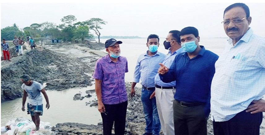 একদিনেই পশুর নদীতে বিলীন ৫০ মিটার বেড়িবাঁধ