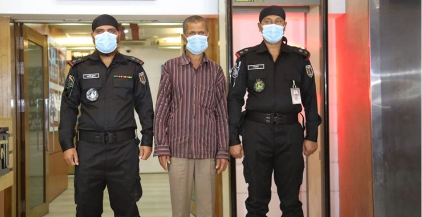 ৫০ টাকার জন্য রোগীর অক্সিজেন মাস্ক খুলে দেন ওয়ার্ডবয় ধলু