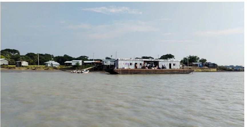 ঢাকা-রাঙ্গাবালী রুটে লঞ্চ চলাচল বন্ধ, ভোগান্তিতে যাত্রীরা