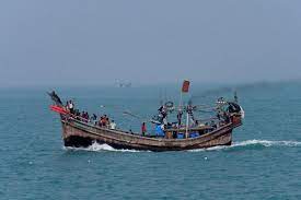 তেলের দাম না কমালে সাগরে যাবে না মাছ ধরার ট্রলার