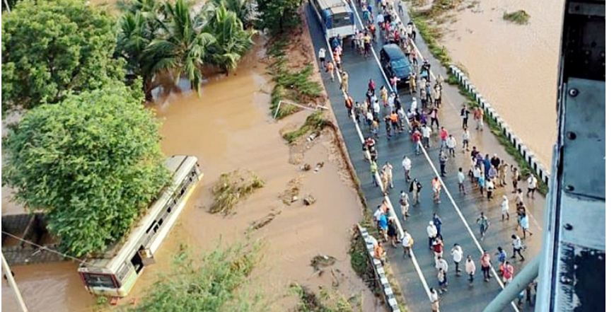 অন্ধ্রপ্রদেশে বন্যা-ভূমিধসে মৃতের সংখ্যা বেড়ে ৩০