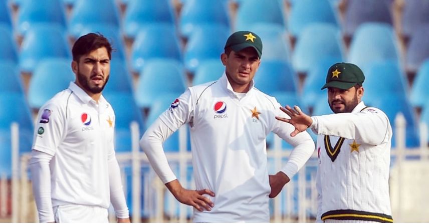 আমিরের মতোই ২৭ বছরে অবসর পাকিস্তানের আরেক পেসারের