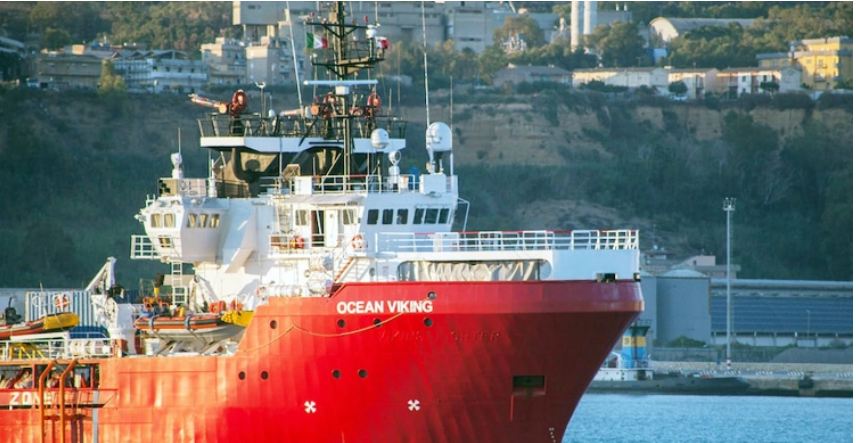 ঝড়ের কারণে ৩ শতাধিক অভিবাসনপ্রত্যাশীকে ঢুকতে দিলো ইতালি