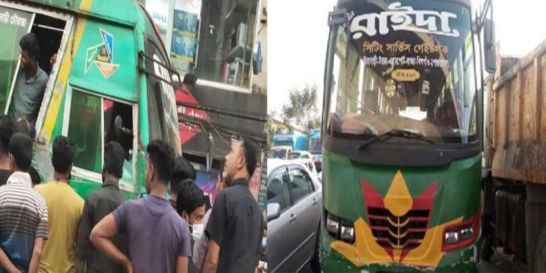 ধাক্কা দিয়ে নামিয়ে দেওয়ায় রাইদার ৫০ বাস আটকে রাখলেন শিক্ষার্থীরা