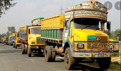 দৌলতদিয়ায় ৮ কিলোমিটার জুড়ে ট্রাকের দীর্ঘ লাইন