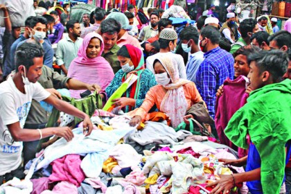 জমে উঠেছে গরম কাপড় বেচাকেনা