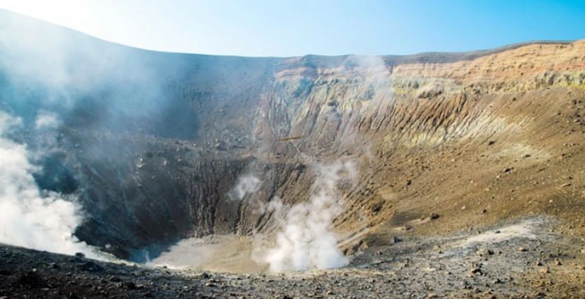 কার্বন ডাইঅক্সাইড বেড়ে যাওয়ায় ইতালীয় দ্বীপ ছাড়ার নির্দেশ