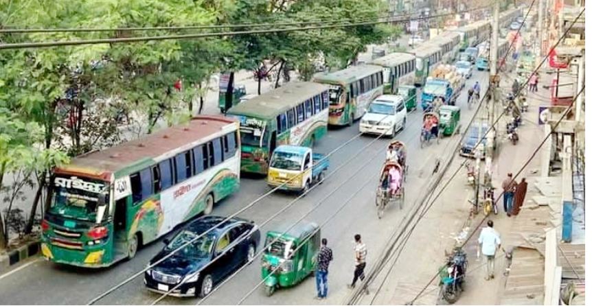 এবার ‘ছাত্রীকে ধাক্কা দেওয়ায়’ রাইদার ১৫ বাস আটকালেন শিক্ষার্থীরা